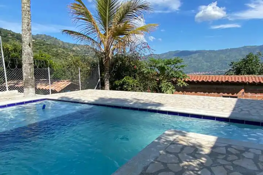 Farm in Copacabana, Antioquia (Vereda el zarzal)