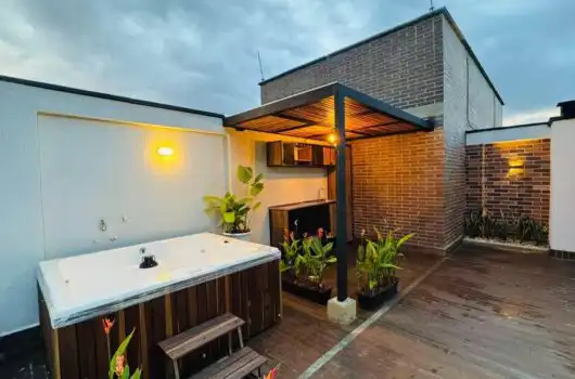 Beautiful brand new PH Duplex; 3 bedrooms; 3 bathrooms; bbq area and jacuzzi. Loma del Escobero - Envigado