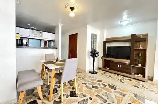 FOR SALE APARTMENT IN LAURELES WITH PRIVATE PARKING